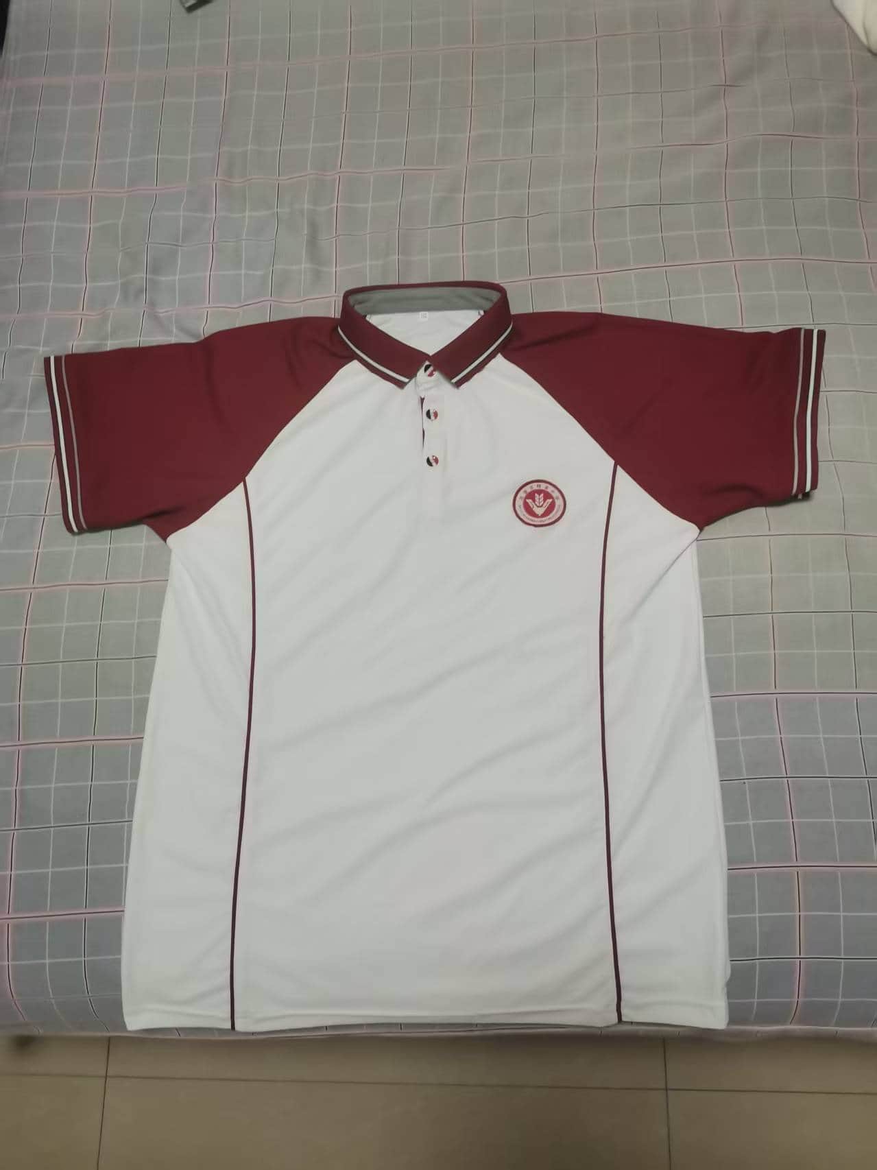 某私立中学的校服